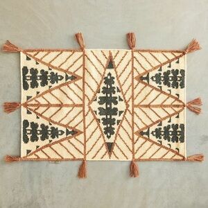Anthropologie Home. Geometric Patterned Rug in Cream and Brown